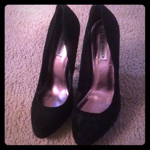 Steve Madden black suede pumps size 10